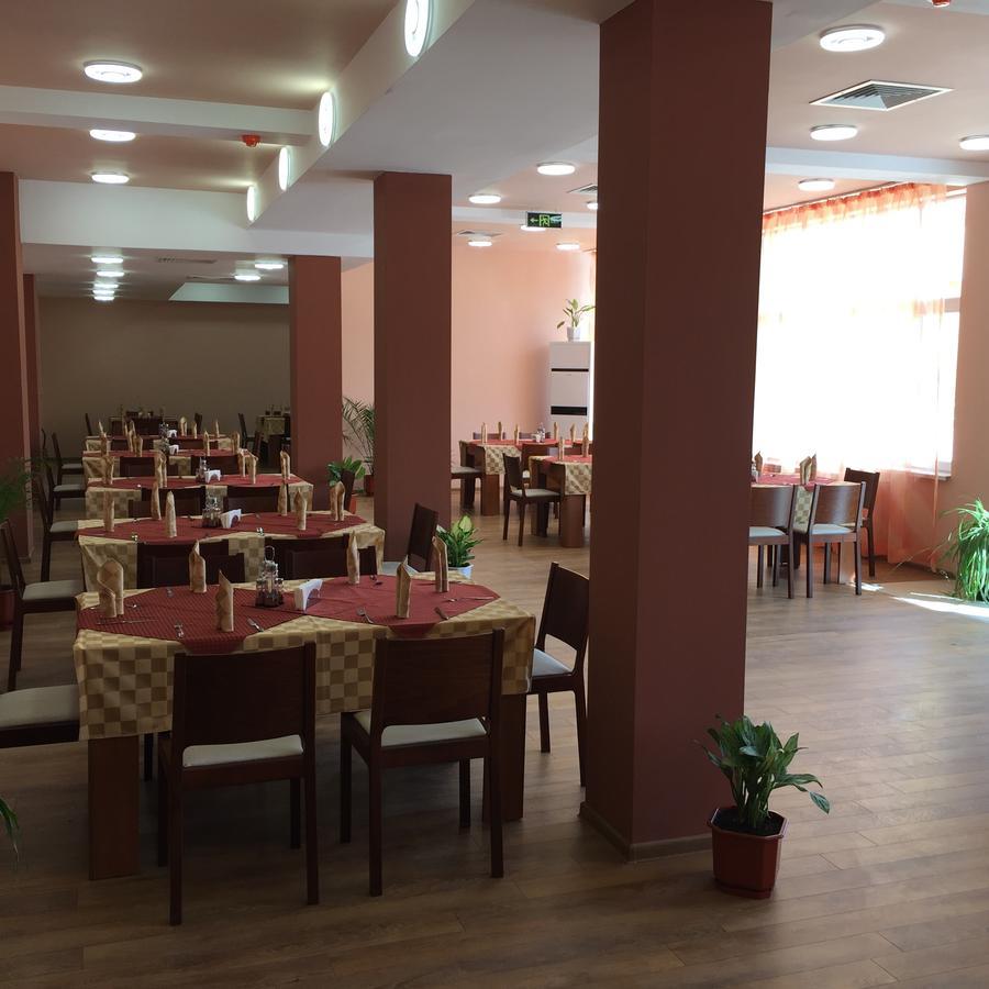 Хотел "Божур" Mineralni Bani Exterior photo